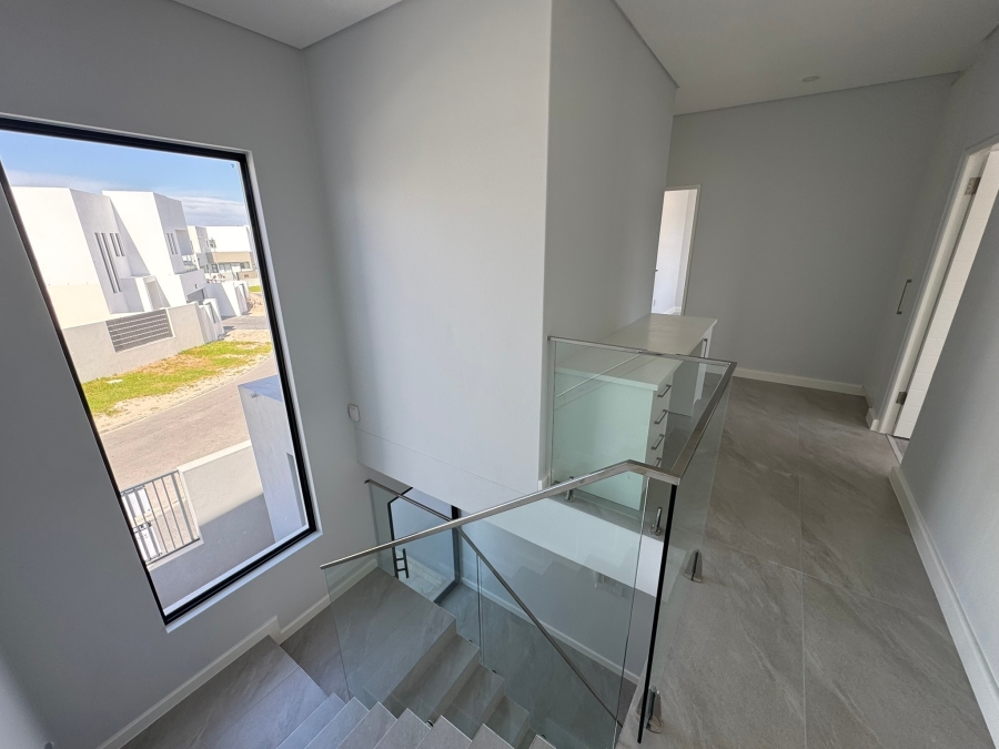4 Bedroom Property for Sale in Sandown Western Cape